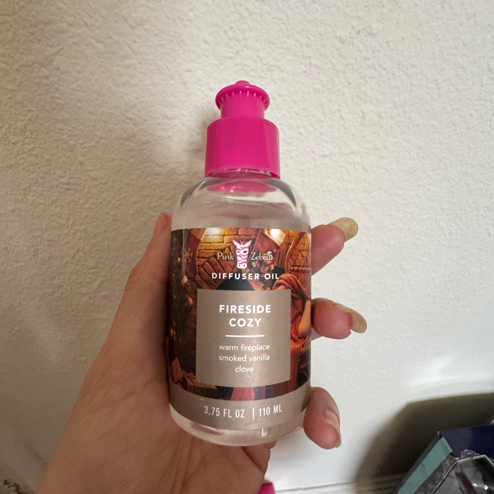 Pink Zebra Fireside Cozy Diffuser Oil with Pink Cap